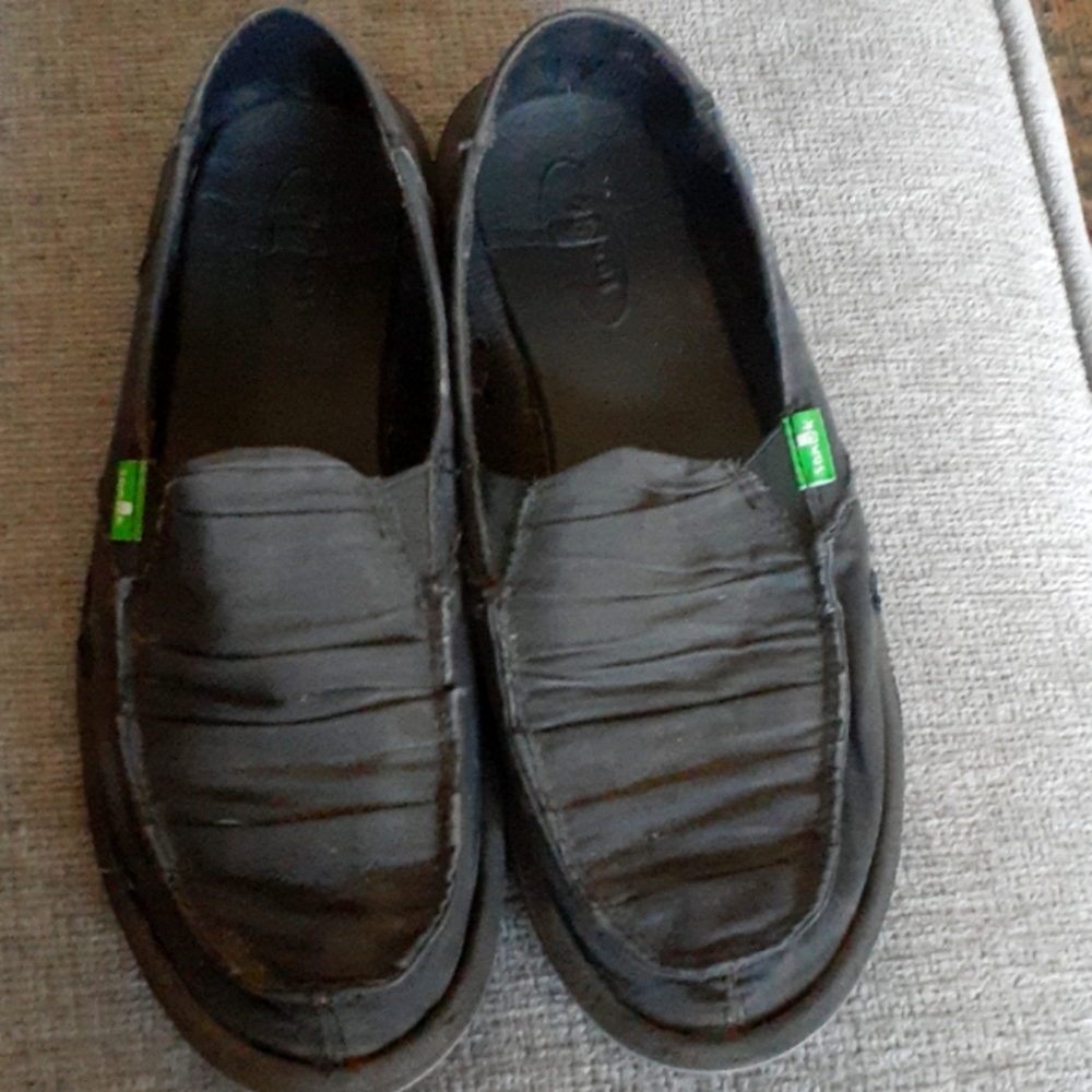 Size 7 sanuks